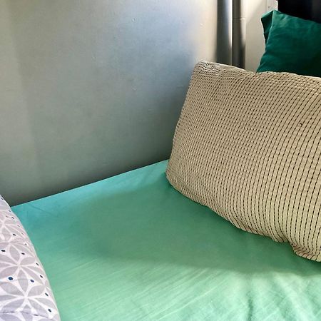 בוביני Female-Dortoir Femme -Dorm Shared Room Paris מראה חיצוני תמונה